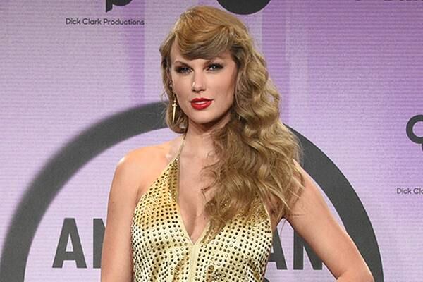 Fans think "Lavender Haze" teases Taylor Swift will rerelease 'Speak Now' soon